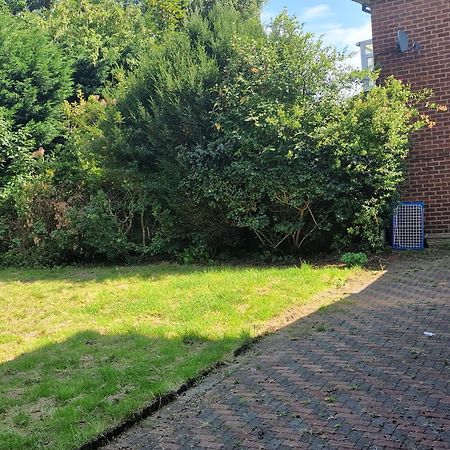 D Elmdon Homestay Shared 4 Bedrooms Birmingham Eksteriør bilde