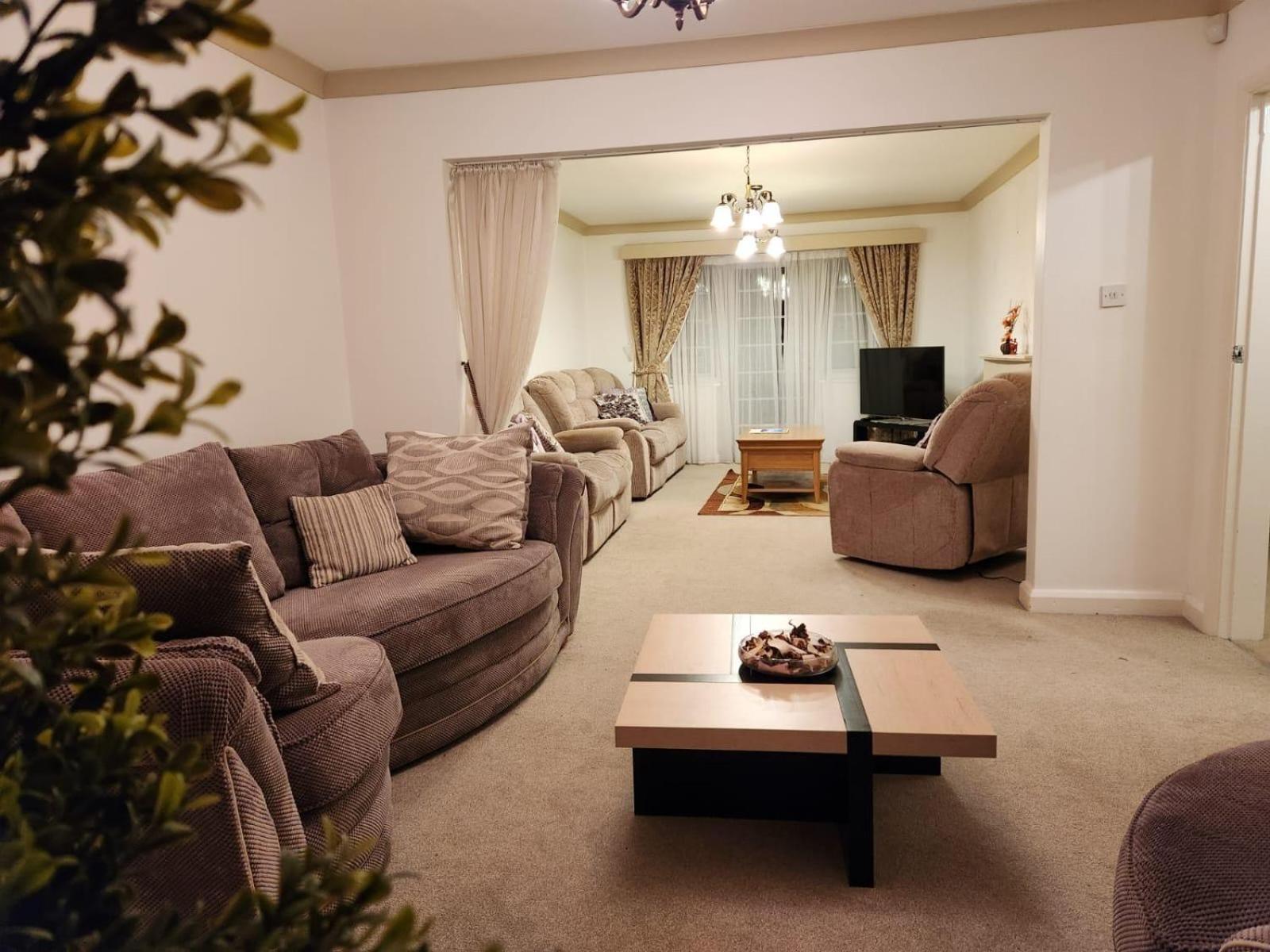 D Elmdon Homestay Shared 4 Bedrooms Birmingham Eksteriør bilde