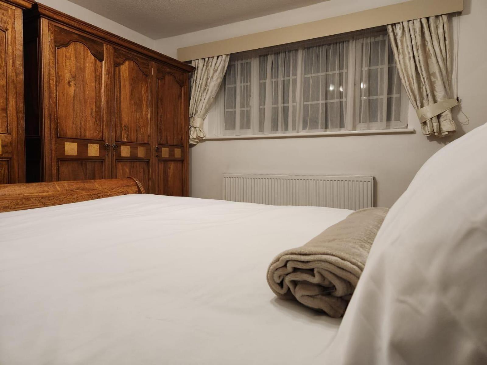 D Elmdon Homestay Shared 4 Bedrooms Birmingham Eksteriør bilde