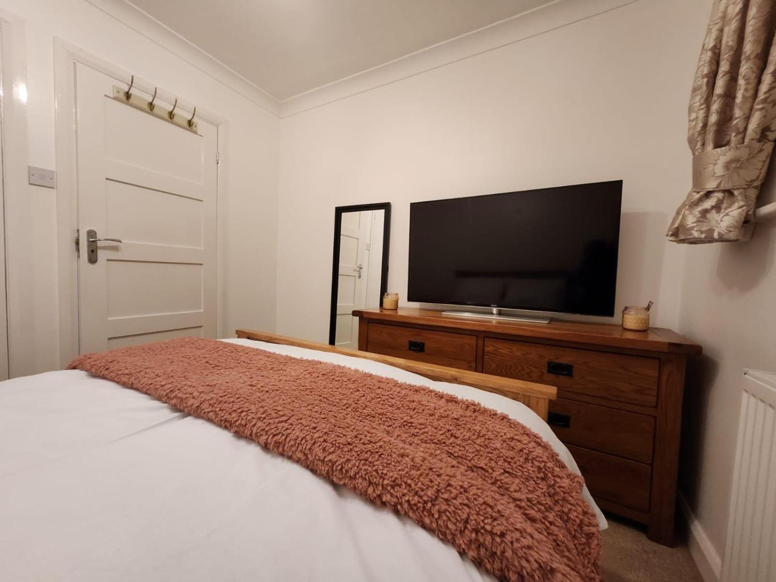 D Elmdon Homestay Shared 4 Bedrooms Birmingham Eksteriør bilde