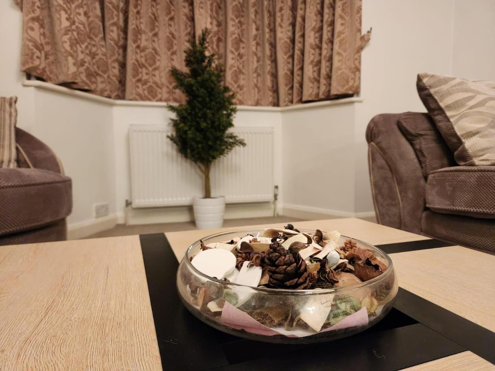 D Elmdon Homestay Shared 4 Bedrooms Birmingham Eksteriør bilde