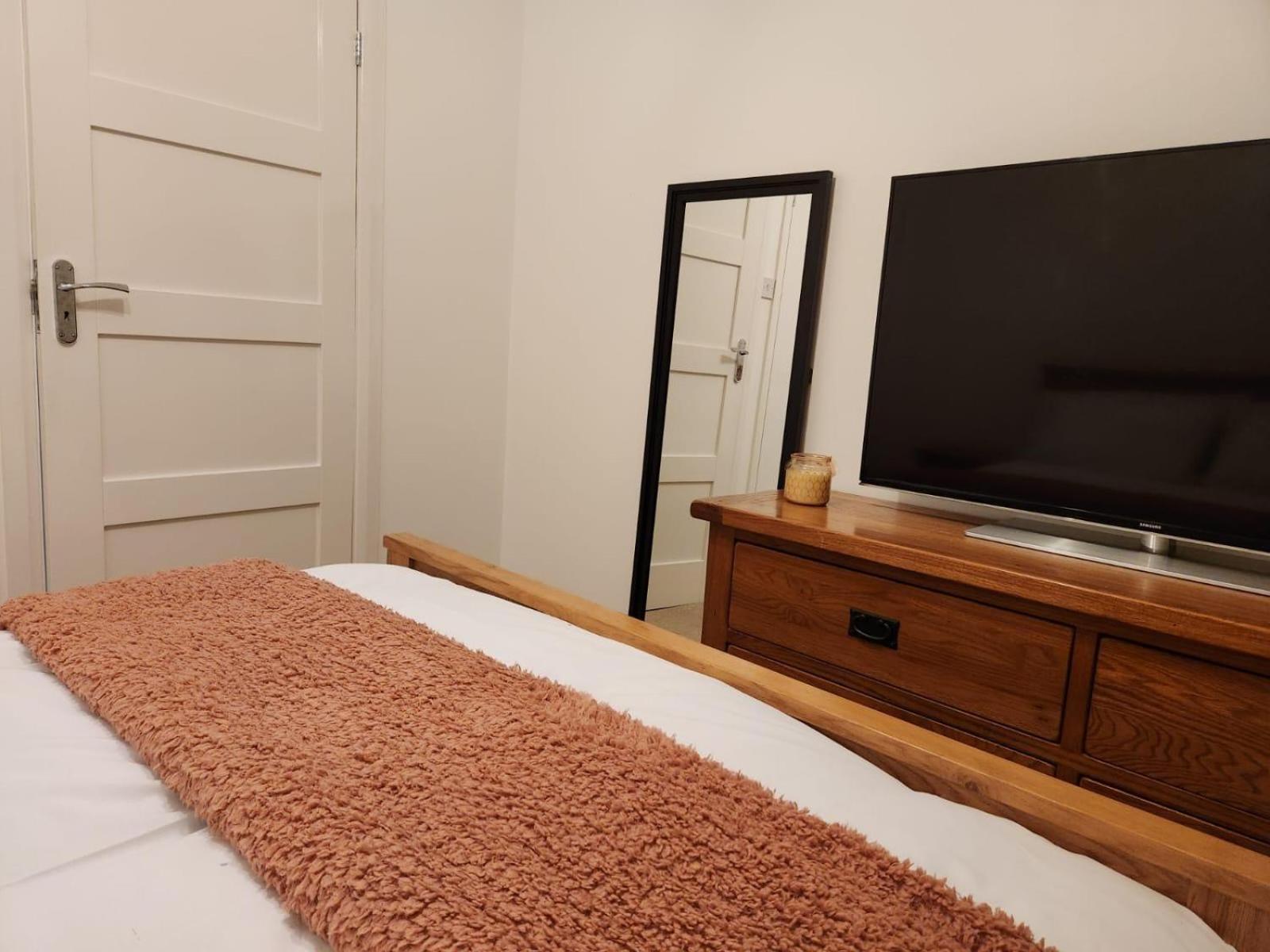 D Elmdon Homestay Shared 4 Bedrooms Birmingham Eksteriør bilde
