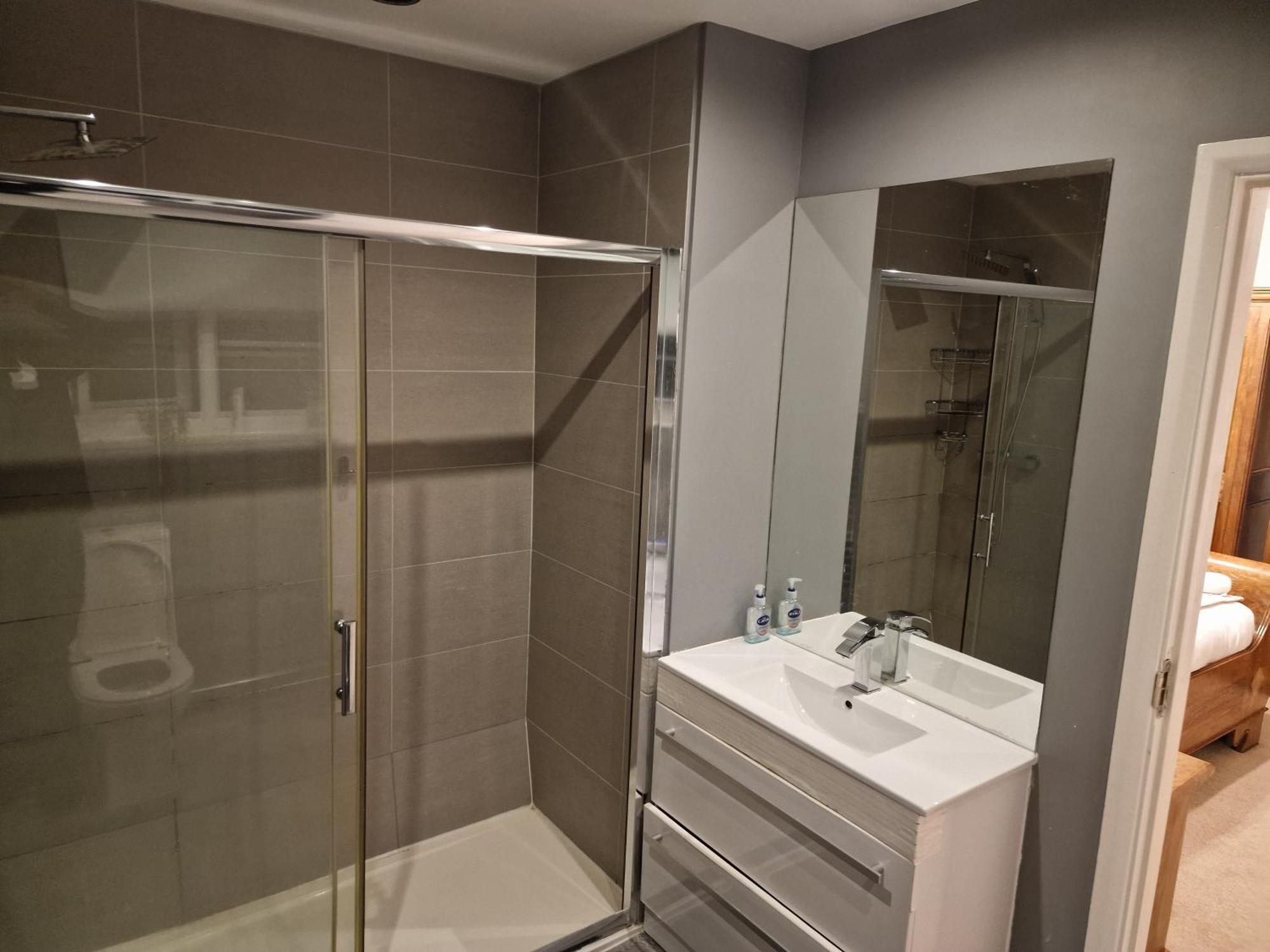 D Elmdon Homestay Shared 4 Bedrooms Birmingham Eksteriør bilde